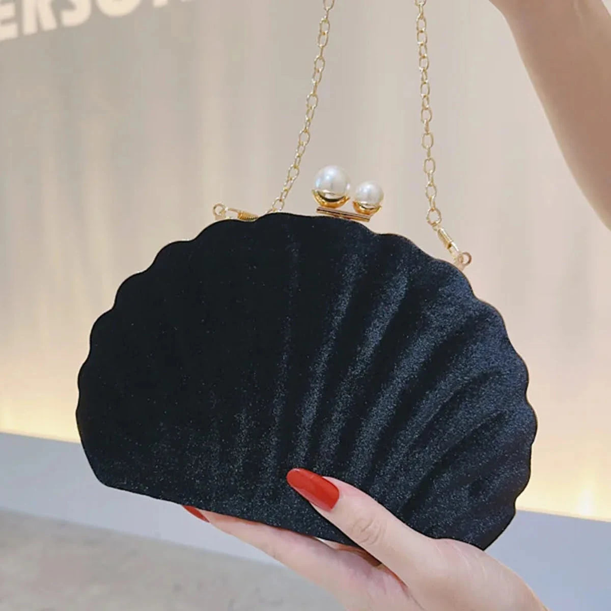 Bolsa Clutch Black Shell